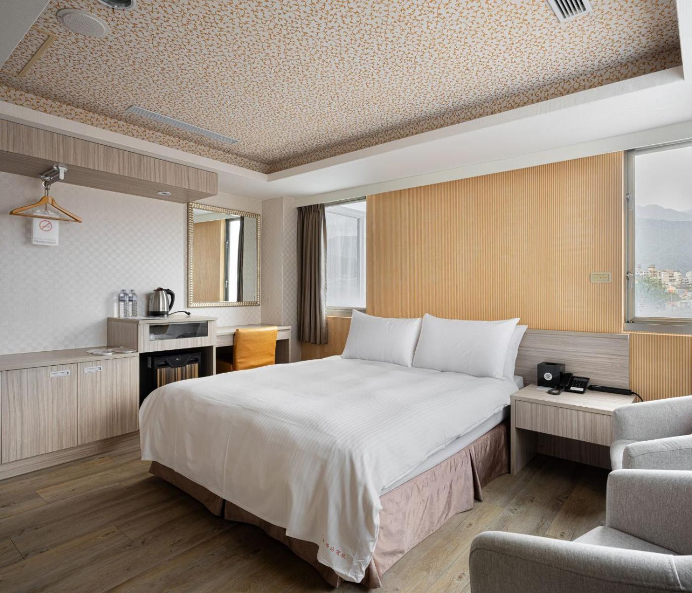 West Hotel Пули Экстерьер фото
