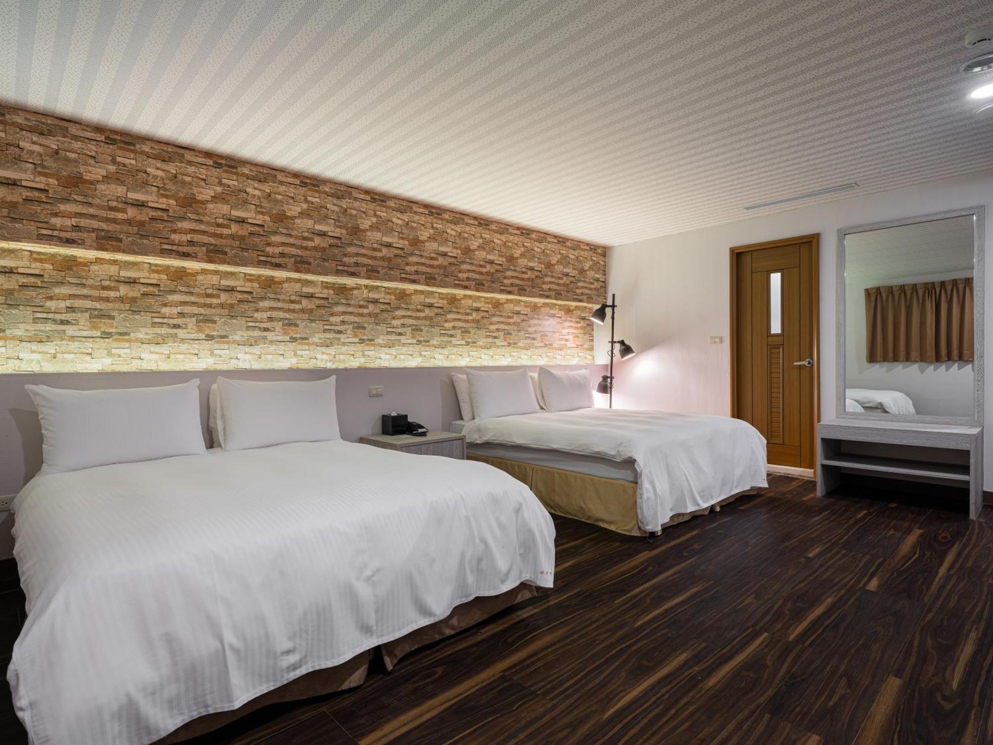 West Hotel Пули Экстерьер фото